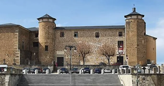 Imagen del Palacio desde la Plaza